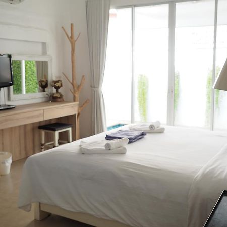 Costa Village Pool Villa Jomtien Beach Exterior photo
